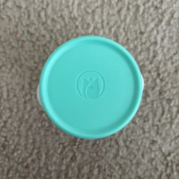 New Pond's Cold Cream Cleanser and Makeup Remover 3.5 oz hypoallergenic - Picture 4 of 9